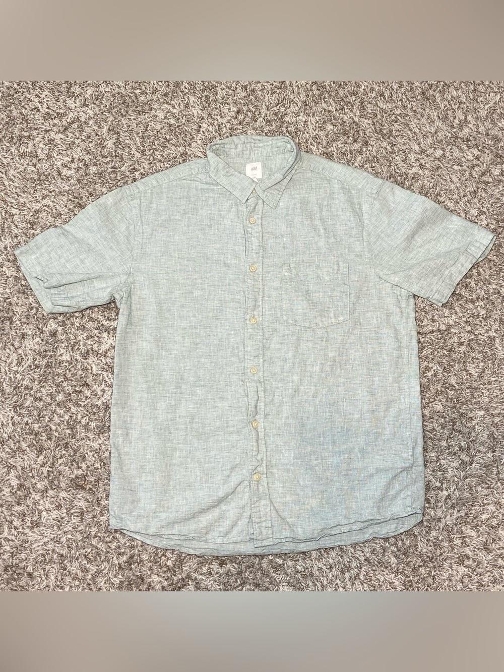 H&M Men’s Light Gray Button Down Short Sleeve Shirt Size Medium